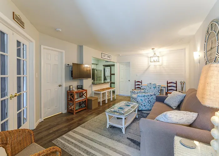 Walk To Beach: Newly Remodeled In Ocean Holiday home *