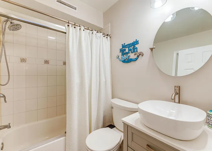 Holiday home Walk To Beach: Newly Remodeled In Ocean