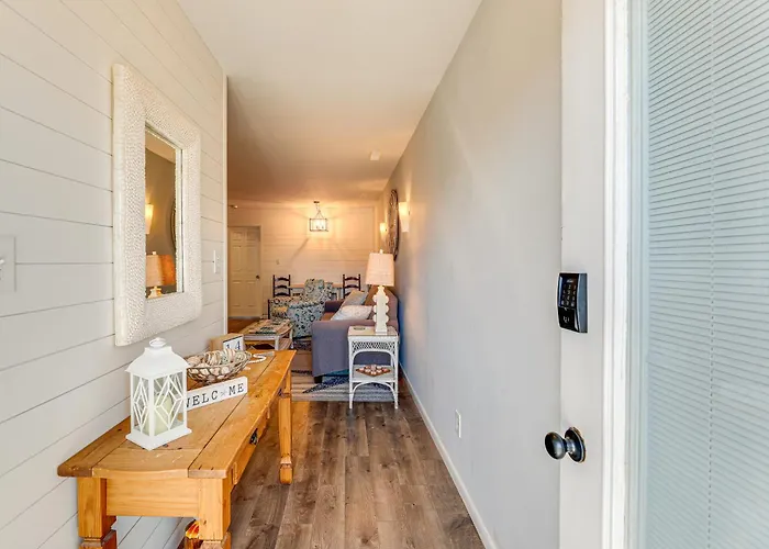 Holiday home Walk To Beach: Newly Remodeled In Ocean *
