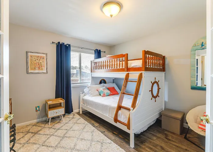 Holiday home Walk To Beach: Newly Remodeled In Ocean